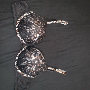 Victoria Secret bombshell miraculous plunge bra